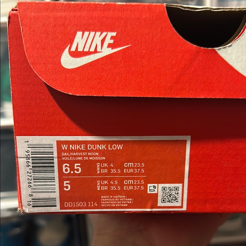 Nike Dunk Low Box - Red and White